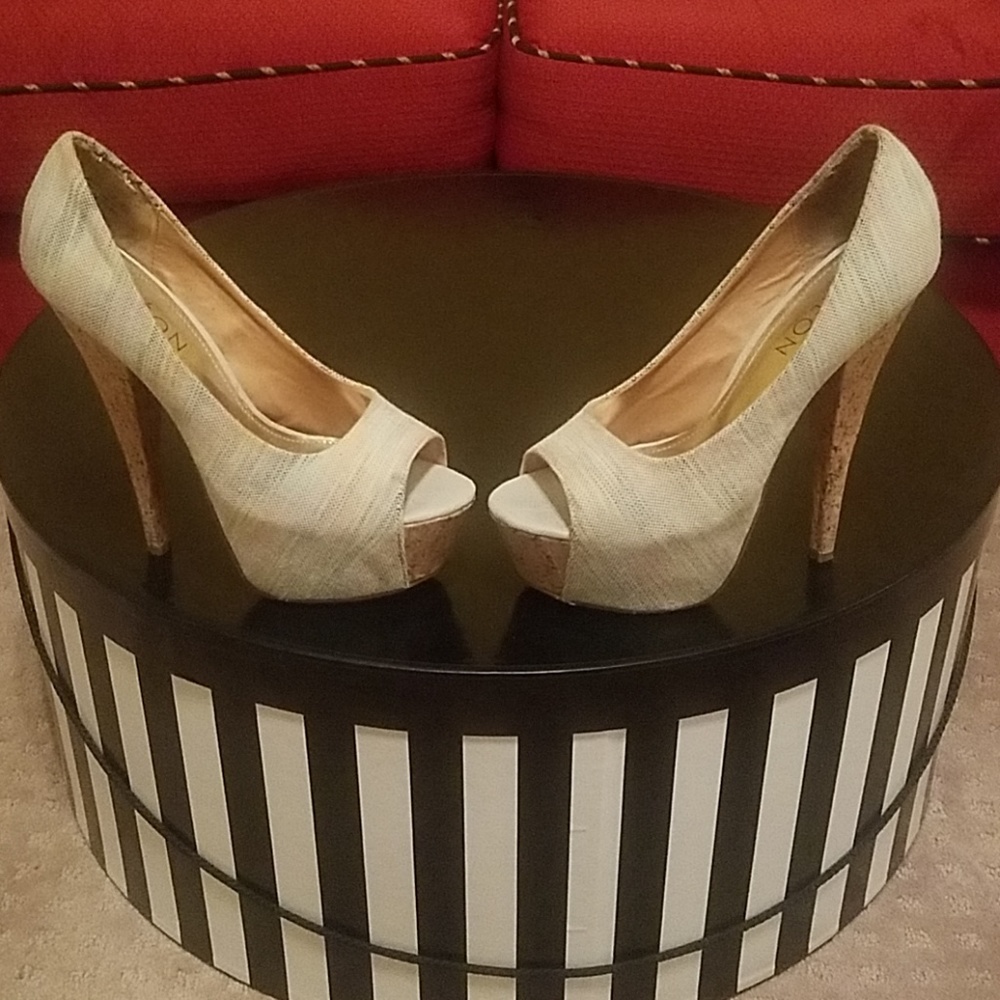 Pumps - Picture 4 of 8